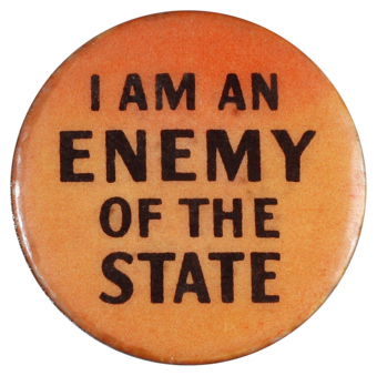 This badge was worn to assert an individual’s right to freedom of expression in a democratic society.