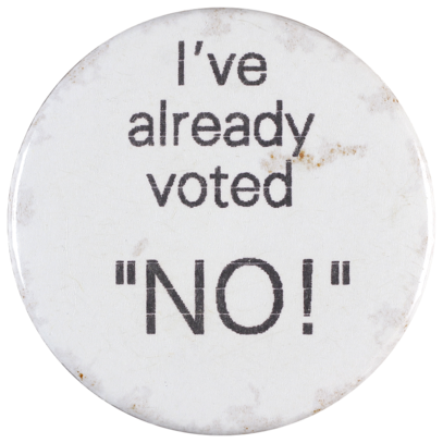 This badge expresses the democratic right of individuals to freedom of speech and self-determination.